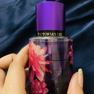 Victoria’s Secret peony crush mist